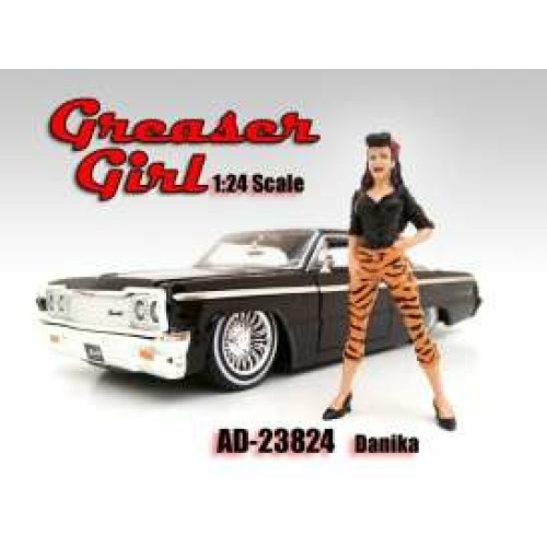 AD23824 - 1/24 GREASER GIRL TIGER DANIKA