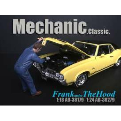 AD38279 - 1/24 MECHANIC FRANK UNDER THE HOOD