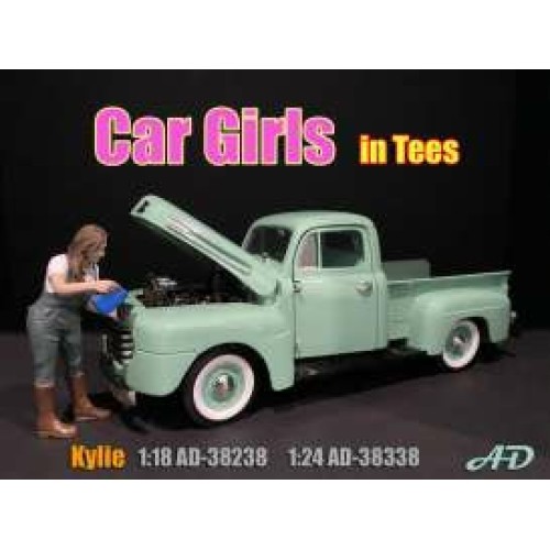 AD38338 - 1/24 CAR GIRLS IN TEES KYLIE