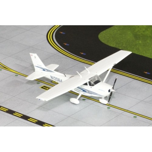 GGCES003 - 1/72 CESSNA SPORTYS FLIGHT SCHOOL N12064