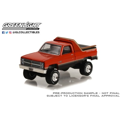 GL30365 - 1/64 1984 CHEVROLET K-10 SCOTTSDALE 4X4 SNO CHASER (HOBBY EXCLUSIVE)