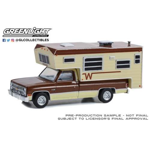 GL30407 - 1/64 1982 CHEVROLET C20 SILVERADO CAMPER SPECIAL WITH WINNEBAGO SLIDE-IN CAMPER - DARK CHESTNUT METALLIC AND SANTA FE TAN DELUXE TWO TONE (HOBBY EXCLUSIVE)