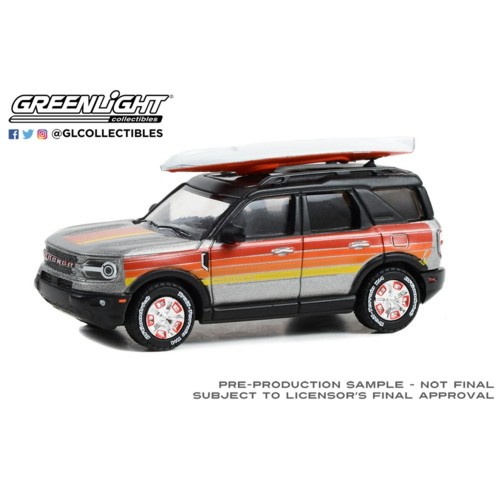 GL30417 - 1/64 2022 FORD BRONCO SPORT OUTER BANKS FREE WHEELIN BRONCO SPORT WITH ROOFTOP KAYAK (HOBBY EXCLUSIVE)