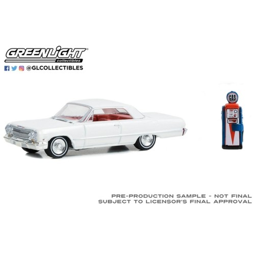 GL97150-A - 1/64 THE HOBBY SHOP SERIES 15 1963 CHEVROLET BEL AIR WITH VINTAGE GAS PUMP