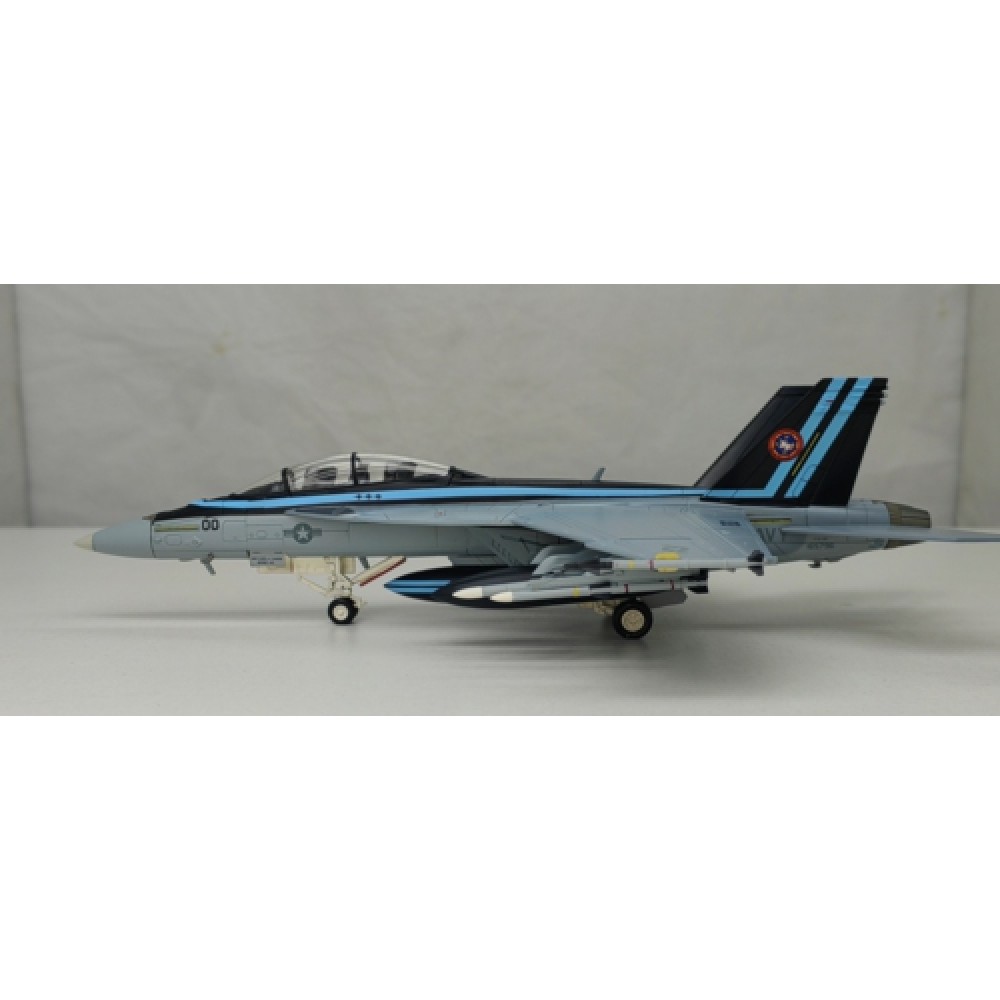 HA5130 - 1/72 F/A-18F SUPER HORNET TOPGUN 50TH ANNIVERSARY SCHEME