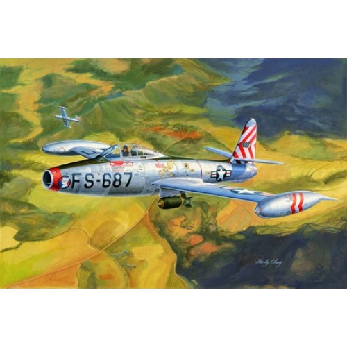 HBB83207 - 1/32 F-84E THUNDERJET (PLASTIC KIT)