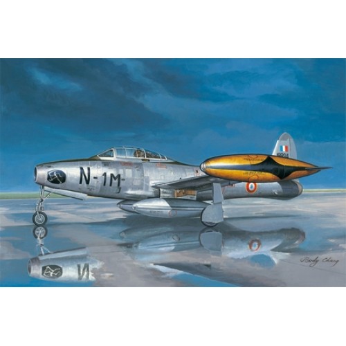 HBB83208 - 1/32 F-84G THUNDERJET (PLASTIC KIT)