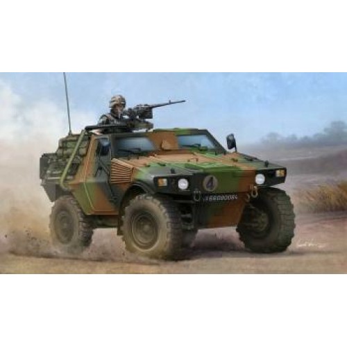 HBB83876 - 1/35 FRENCH VBL ARMOUR CAR (PLASTIC KIT)