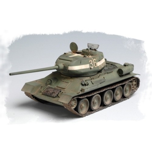 HBB84809 - 1/48 RUSSIAN T-34/85 (1944 ANGLE-JOINTED TURRET) (PLASTIC KIT)