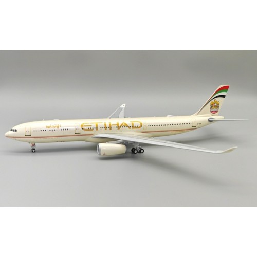 IF333EY0224 - 1/200 ETIHAD AIRWAYS AIRBUS A330-343 A6-AFE WITH STAND