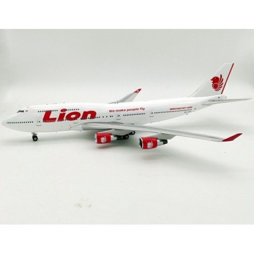 IF744JT0422 - 1/200 LION AIRLINES BOEING 747-412 PK-LHG WITH STAND