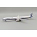 IF753757X - 1/200 N757X BOEING HOUSE 757-300 WITH STAND