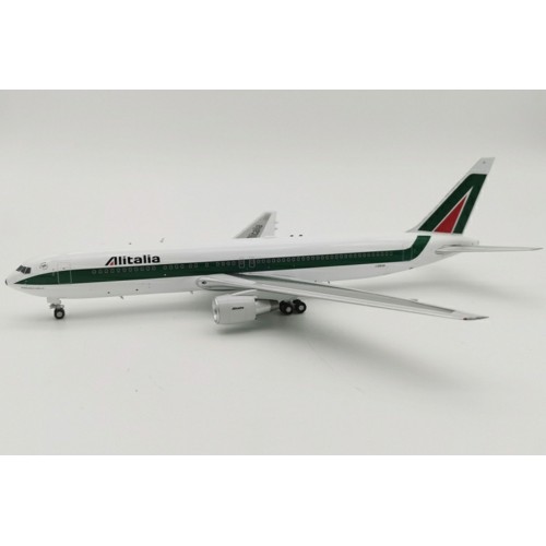 IF763AZ0531 - 1/200 ALITALIA BOEING 767-33A/ER I-DEIG WITH STAND