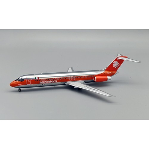 IF932AM1223P - 1/200 AEROMEXICO MCDONNELL DOUGLAS DC-9-32 XA-AME WITH STAND