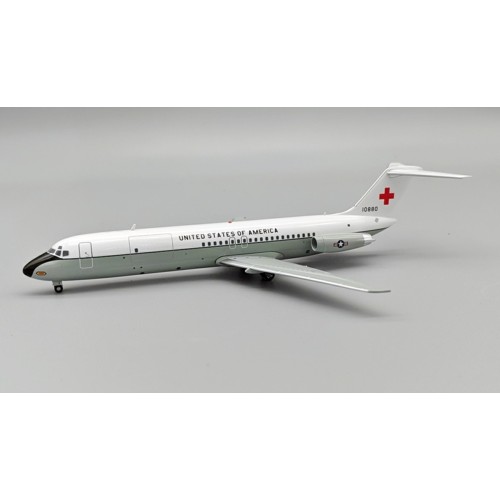 IFC9A0880 - 1/200 US AIR FORCE MCDONNELL DOUGLAS C-9A NIGHTINGALE 71-0880 WITH STAND