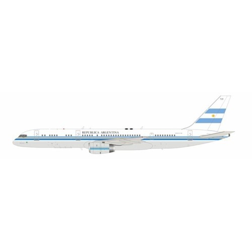 IFEAVT01 - 1/200 ARGENTINA AIR FORCE BOEING 757-23A T-01 WITH STAND