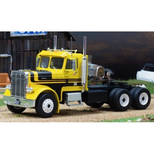 IXTR116 - 1/43 FREIGHTLINER FLC 120 64 T YELLOW 1977