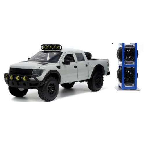 JAD33031 - 1/24 JUST TRUCKS FORD F-150 SVT RAPTOR 2011 WITH EXTRA WHEELS