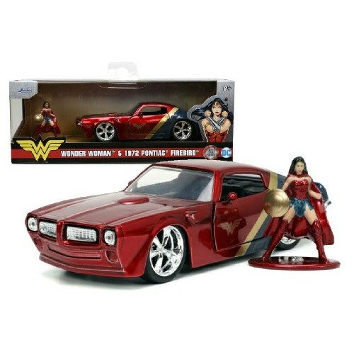 JAD33089 - 1/32 WONDER WOMAN 1972 PONTIAC FIREBIRD WITH FIGURE