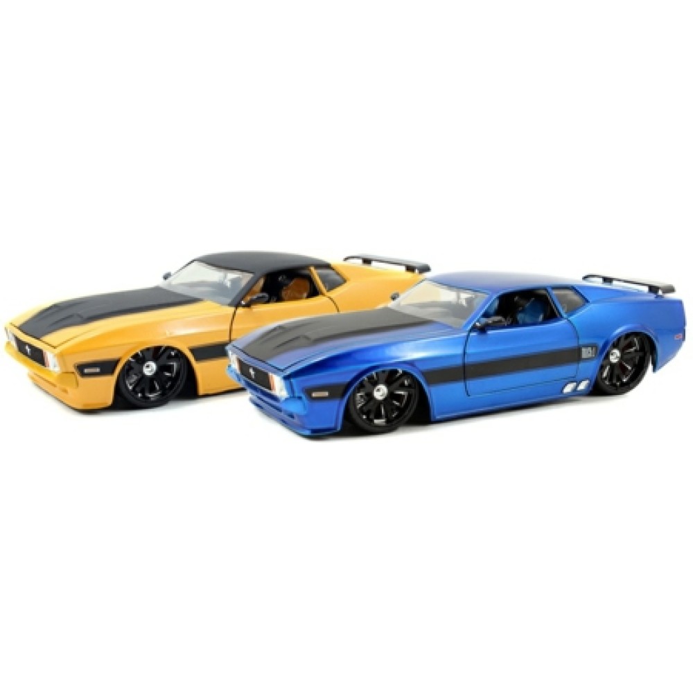 JAD96764 - 1/24 FORD MUSTANG MACH 1 1973 (COLOURS MAY VARY)
