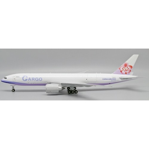 JC20101 - 1/200 CHINA AIRLINES CARGO BOEING 777F REG: B-18771 WITH STAND