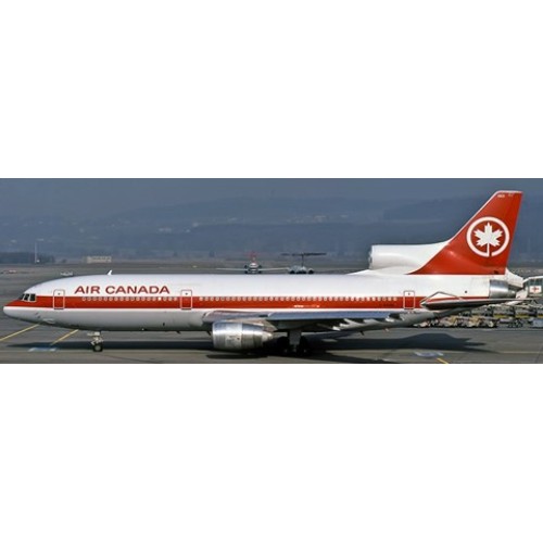 JC20312 - 1/200 AIR CANADA LOCKHEED L-1011-500 TRISTAR REG: C-GAGH WITH STAND