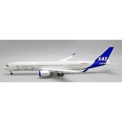 JC2420A - 1/200 SAS SCANDINAVIAN AIRLINES AIRBUS A350-900XWB REG: SE-RSC FLAPS DOWN WITH STAND