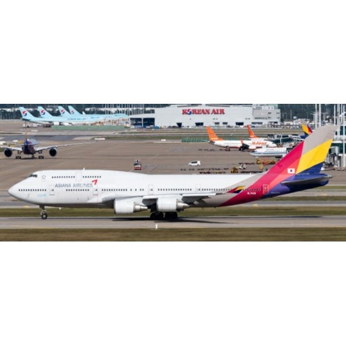 JC40221 - 1/400 ASIANA AIRLINES BOEING 747-400 LAST FLIGHT REG: HL7428 WITH ANTENNA