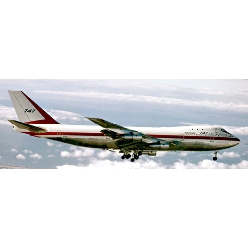 JC40264 - 1/400 BOEING HOUSE COLOUR 747-100 FIRST PROTOTYPE POLISHED REG: N7470 WITH ANTENNA AND GSE SET