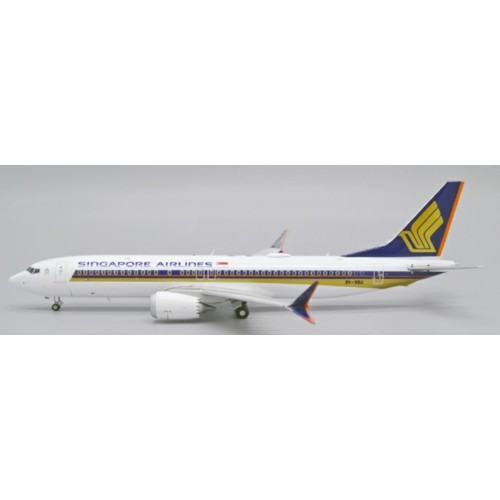 JCEW238M006 - 1/200 SINGAPORE AIRLINES BOEING 737 MAX 8 REG: 9V-MBA WITH STAND