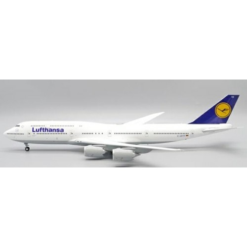 JCEW2748003 - 1/200 LUFTHANSA BOEING 747-8 OC REG: D-ABYR WITH STAND