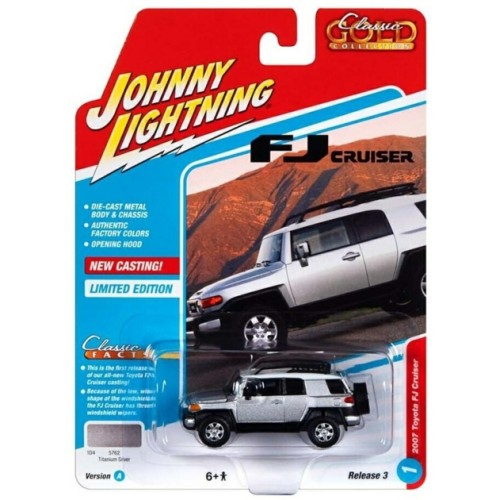 JLCG030A-1 - 1/64 2007 TOYOYA FJ CRUISER TITANIUM SILVER