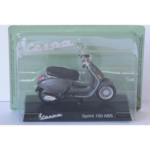 MAGNL104 - 1/18 VESPA SPRINT 150 ABS 2014