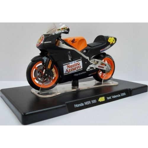 MAGNR034 - 1/18 HONDA NSR 500 VALENCIA 2000 ROSSI