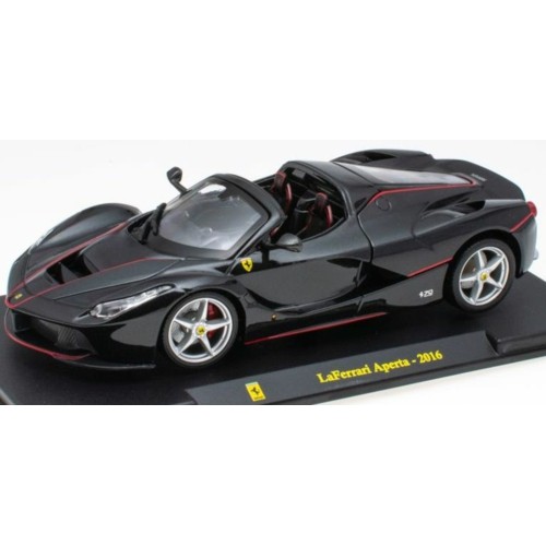 MAGPG53 - 1/24 FERRARI LAFERRARI APERTA 2016 (WITH CASE)