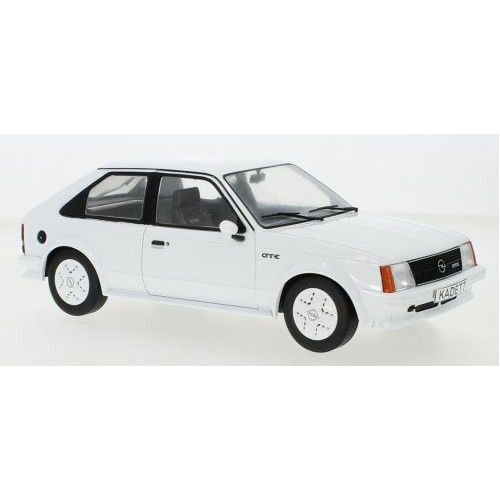 MCG18268 - 1/18 OPEL KADETT D GTE WHITE 1983