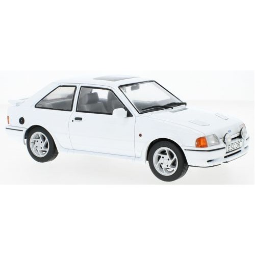 MCG18271 - 1/18 FORD ESCORT RS TURBO SERIES 2 WHITE 1990 LHD