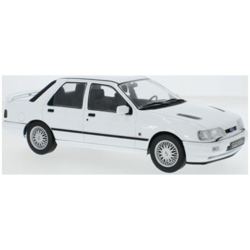 MCG18353 - 1/18 FORD SIERRA COSWORTH 4X4 WHITE 1992