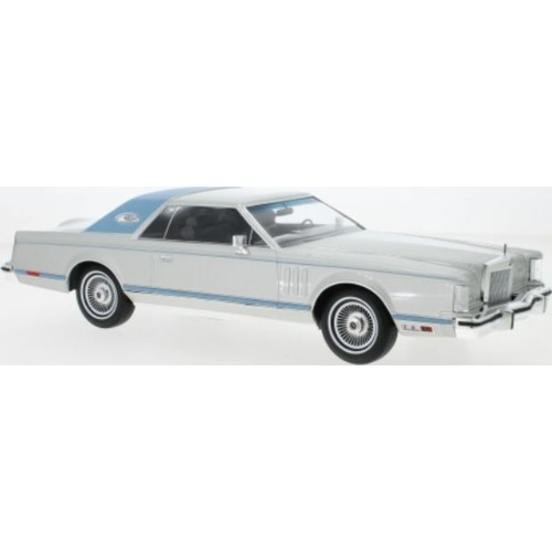 MCG18403 - 1/18 LINCOLN CONTINENTAL MARK V SILVER 1978