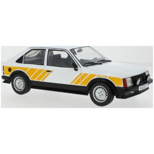 MCG18534 - 1/18 OPEL KADETT D SR WHITE/YELLOW 1983