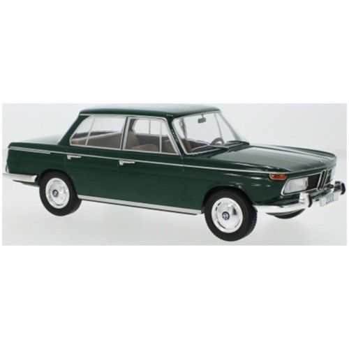 MCG18542 - 1/18 BMW 2000 (TYP 121) GREEN 1966