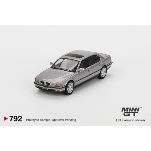 MGT00792-R - 1/64 BMW 750IL ASPEN SILVER METALLIC (RHD)