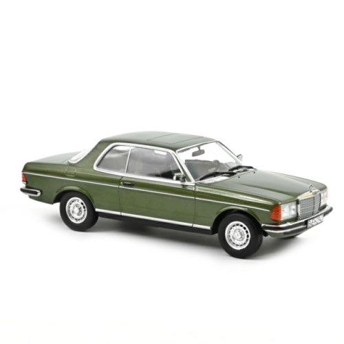 NV183704 - 1/18 1980 MERCEDES-BENZ 280 CE - GREEN METALLIC