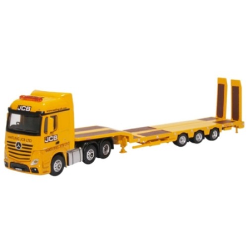 OX76MB010 - 1/76 MERCEDES ACTROS SEMI LOW LOADER JCB