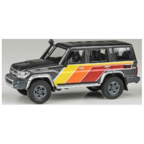 PAR66311 - 1/64 TOYOTA LAND CRUISER LC 76 TRD LIVERY 2014 (RHD)