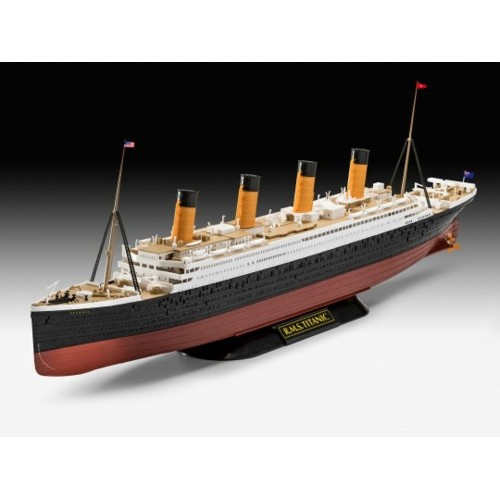 R05498 - 1/600 RMS TITANIC (PLASTIC KIT)