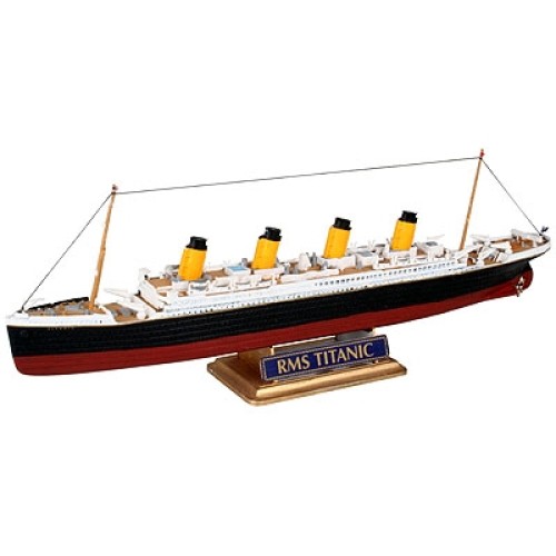 R05804 - 1/1200 H.M.S. TITANIC (PLASTIC KIT)