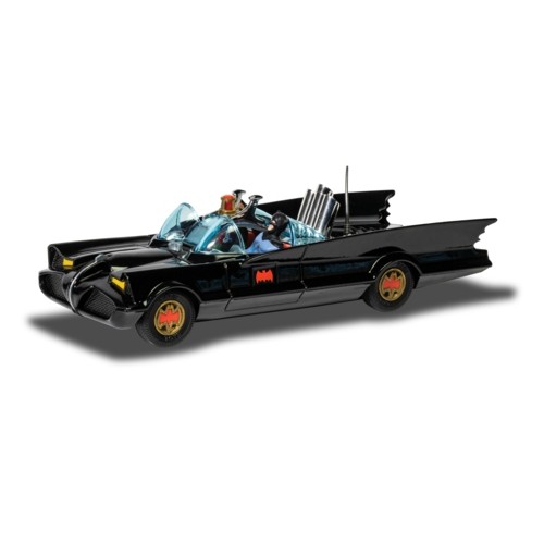 RT26701 - 1/46 BATMOBILE WITH BATMAN AND ROBIN