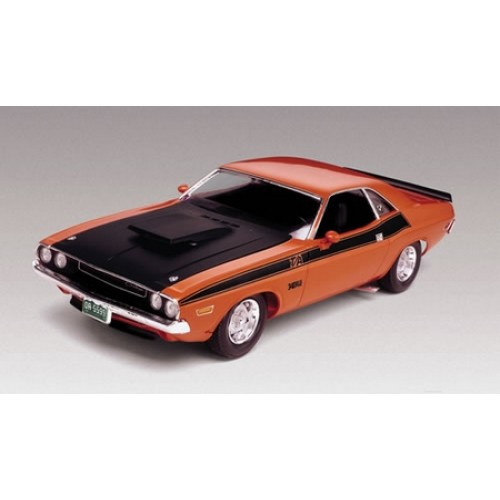 RVM2596 - 1/24 1970 DODGE CHALLENGER ST BURNER (PLASTIC KIT)