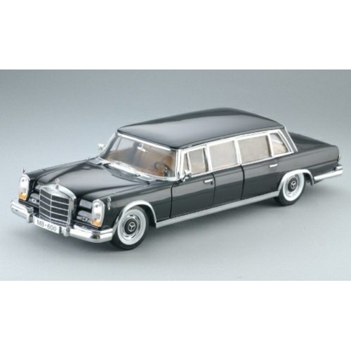 SUNH2209 - 1/18 MERCEDES-BENZ 600 PULLMAN BLACK 1966